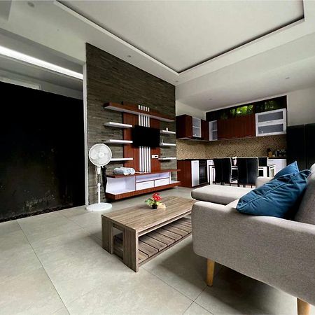 Puri Keraton Seminyak Villa ภายนอก รูปภาพ